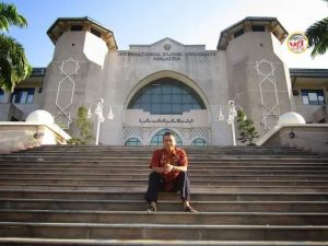 MUHIBBIN BANGGA, MANAKIB GURU SEKUMPUL DIPAJANG DI MALAYSIA, BERHARAP DI MARTAPURA DIBANGUN PERPUSTAKAAN ULAMA