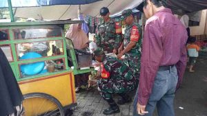 Cegah Banjir, Koramil 02/Batara Bersihkan Saluran Air dan Pasar Hingga Tanam Pohon