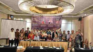 Pengetahuan dan Kuasa (Knowledge and Power): Tinjauan Budaya dan Politik