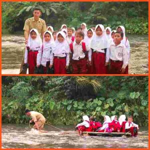 Heroik! Guru Honorer Tarik Perahu Seberangi Sungai Demi Anak Muridnya Bisa Sekolah