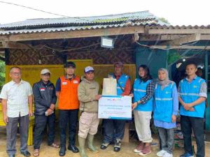 PT PLN IP UBP KAMOJANG PLTP GUNUNG SALAK BERSAMA RUMAH ZAKAT MENYALURKAN BANTUAN BENCANA