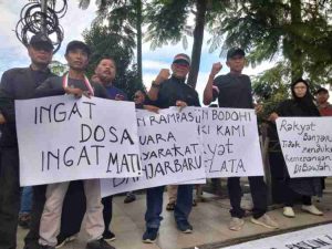 Demo Warga Banjarbaru Ke DPRD Berjalan Lancar dan Aman.