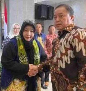 H.Rosehan.NB, S.H. kukuhkan Hj. Mariyam Agustina, M.Kes. P.Si sebagai Ketua Yayasan 287.