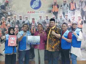 UNIT WAKAF DAN DANA SOSIAL IPB BANTU DONASI UNTUK PENYINTAS SUKABUMI