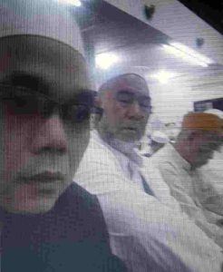 IMAM SHOLAT TIDAK HARUS BERSURA MERDU.