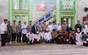 KAPOLRES AHMAD FUADI KHOTIB JUM’AT DI MESJID JAMI AL MUKARROMAH