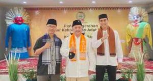 Bang Indrajaya Ketum SIMAYOR Ucapkan Selamat kepada Bang Anung atas pemberian gelar kehormatan Oleh Majelis Kaum Betawi