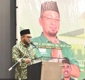 DEDI ISKANDAR BATUBARA SOSIALISASIKAN 4 PILAR KEPADA SARJANA AL-WASHLIYAH