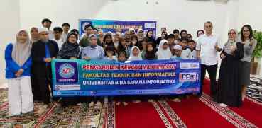 Pelatihan Desain Poster Keren Untuk Anak Cerdas Digital Dengan Canva Bersama Anak Yayasan Yatim Piatu di Cibitung