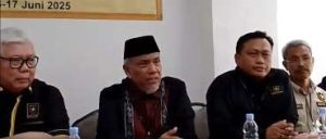 Keputusan Ketua Majelis Syuro Partai Ummat dinilai menimbulkan polemik internal dan menyalahi konstitusi partai
